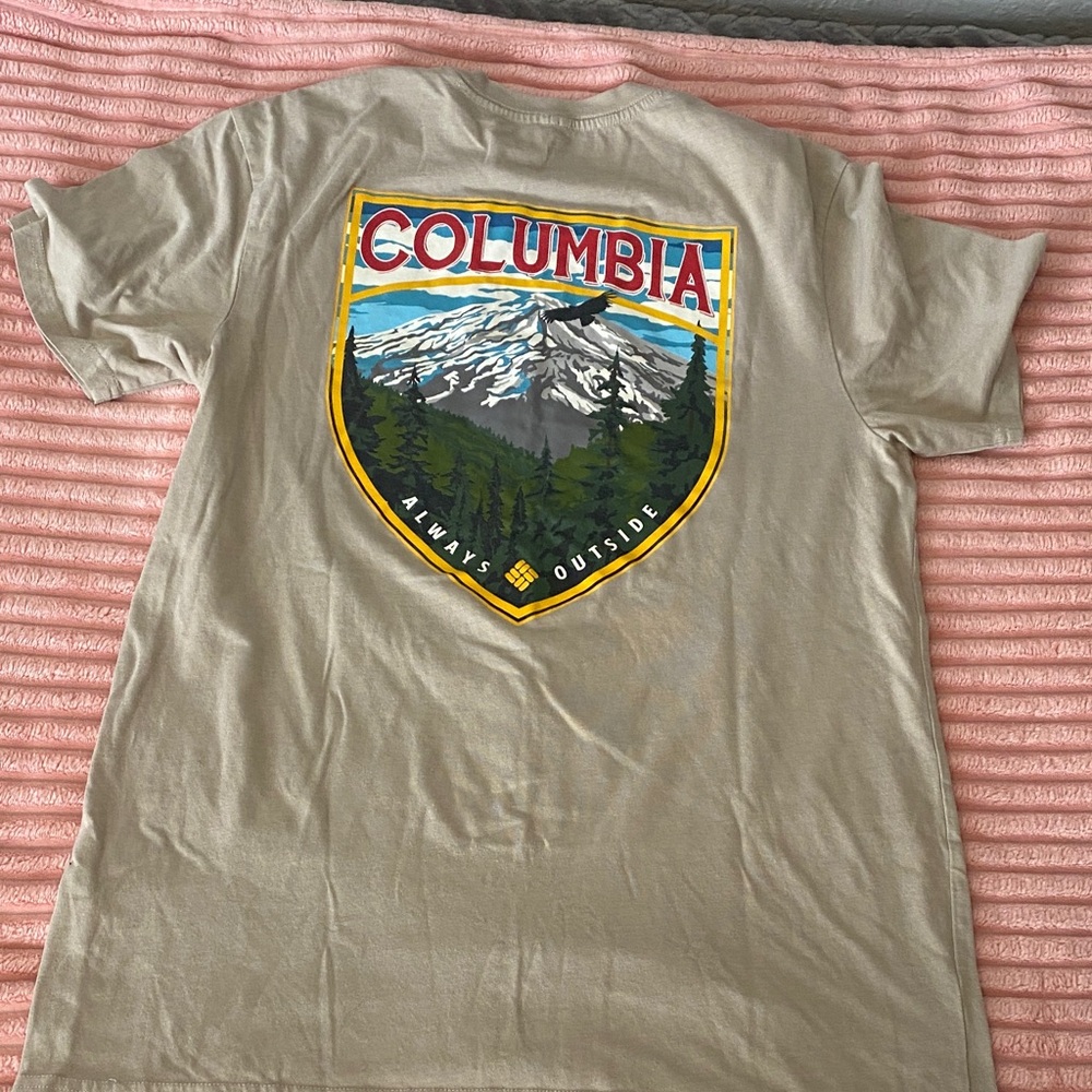 Columbia Beige T-Shirt with Mountain Graphic